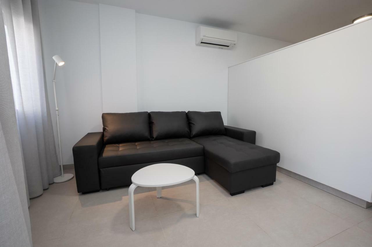 Apartamentos Mombasa 1 Planta 内尔哈 外观 照片