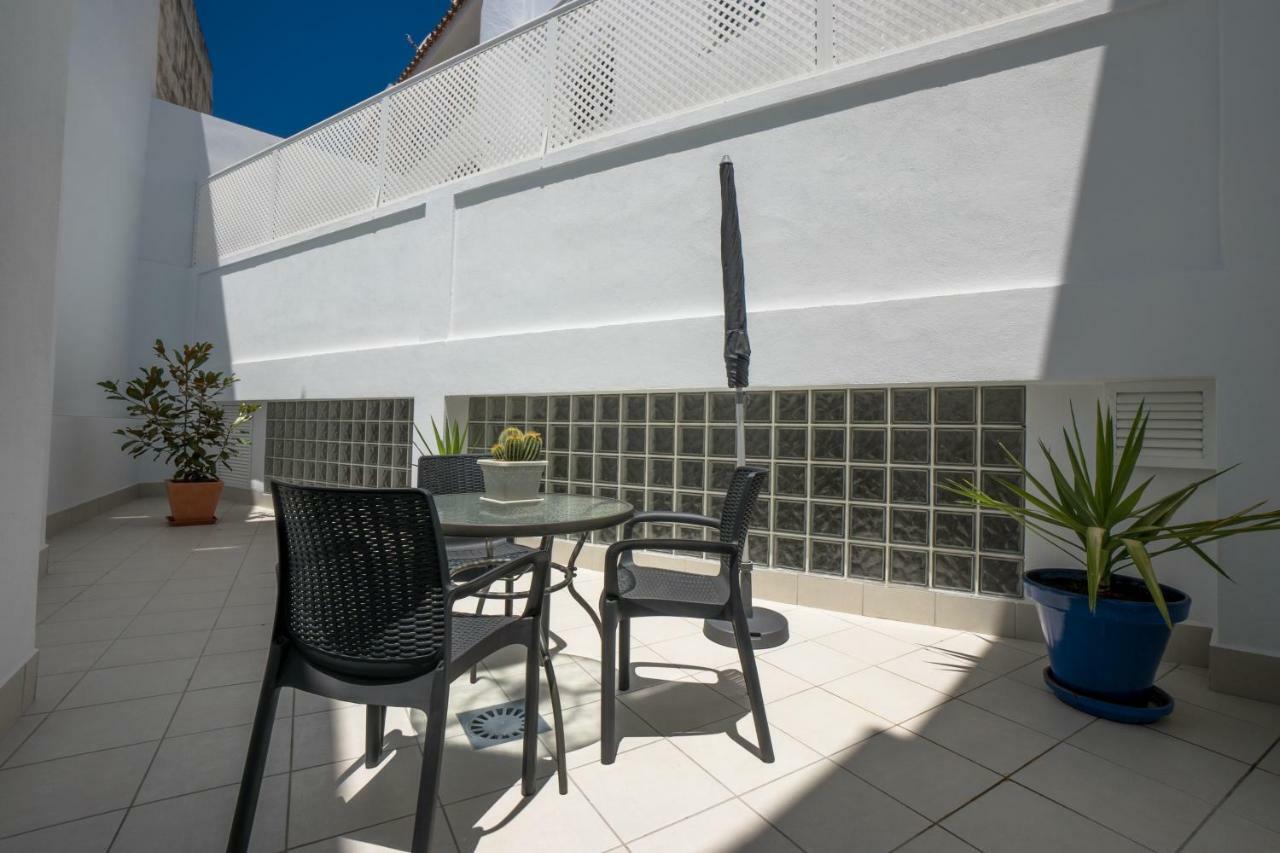 Apartamentos Mombasa 1 Planta 内尔哈 外观 照片