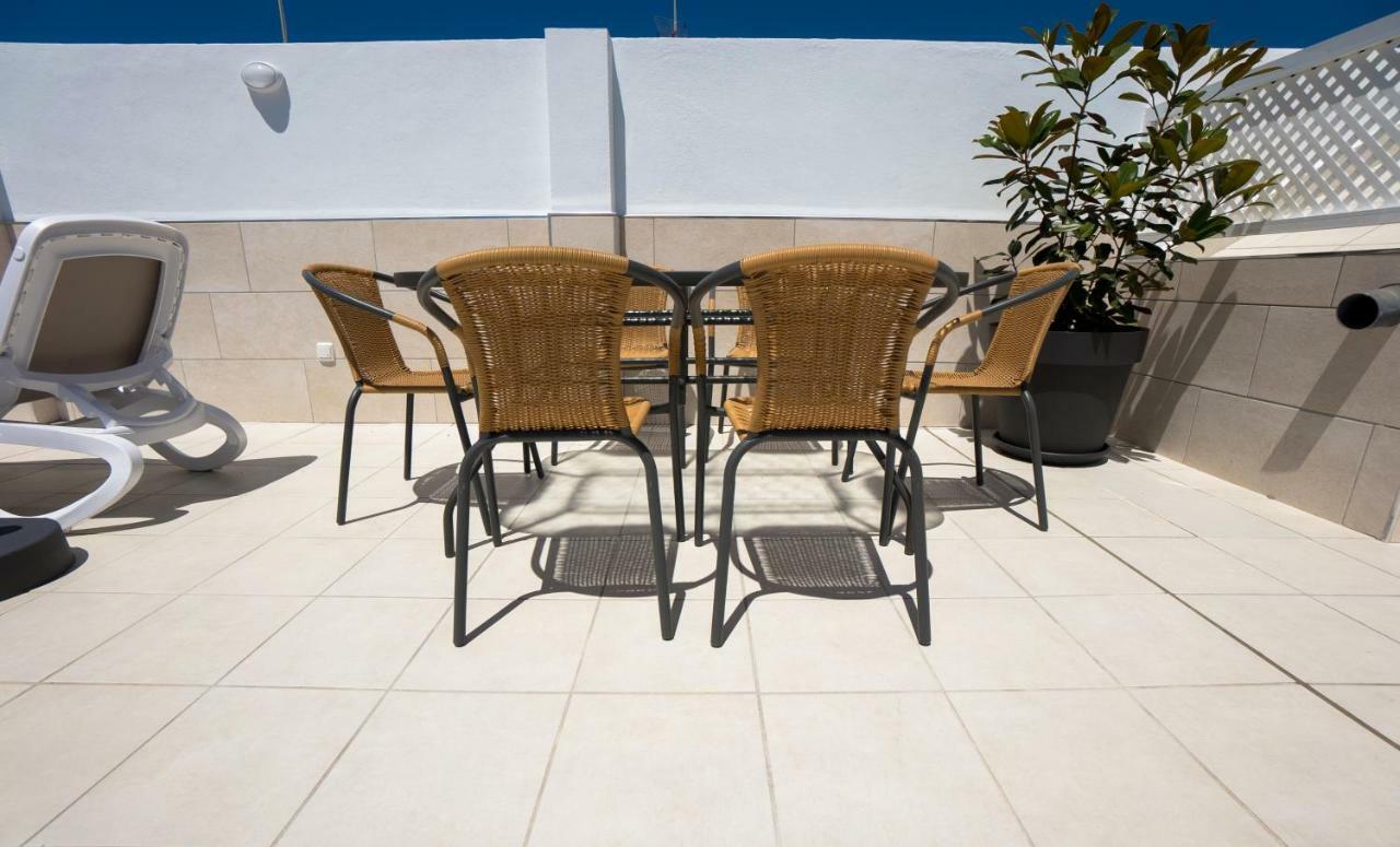 Apartamentos Mombasa 1 Planta 内尔哈 外观 照片