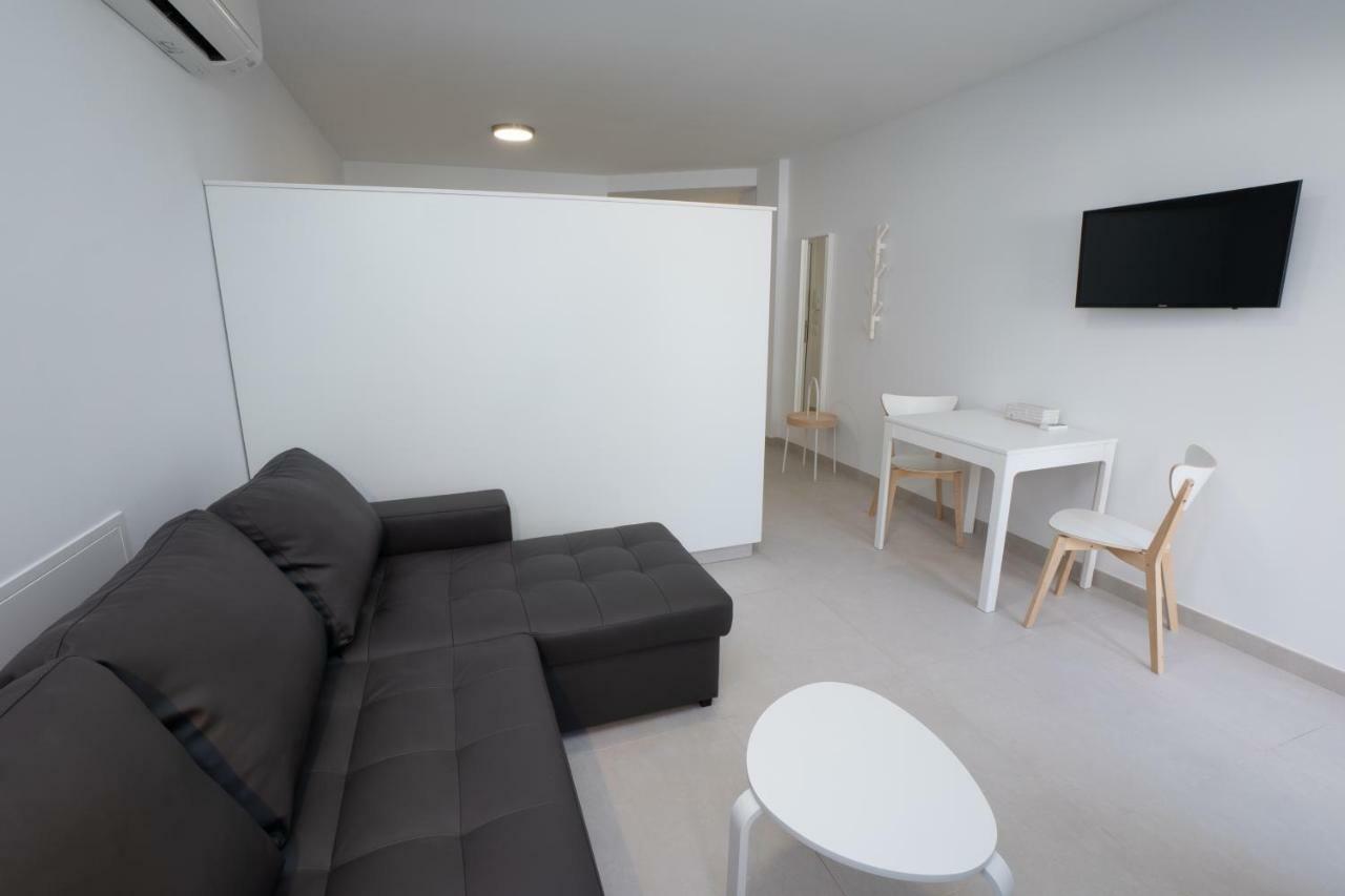 Apartamentos Mombasa 1 Planta 内尔哈 外观 照片