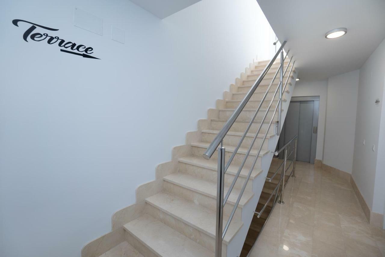 Apartamentos Mombasa 1 Planta 内尔哈 外观 照片