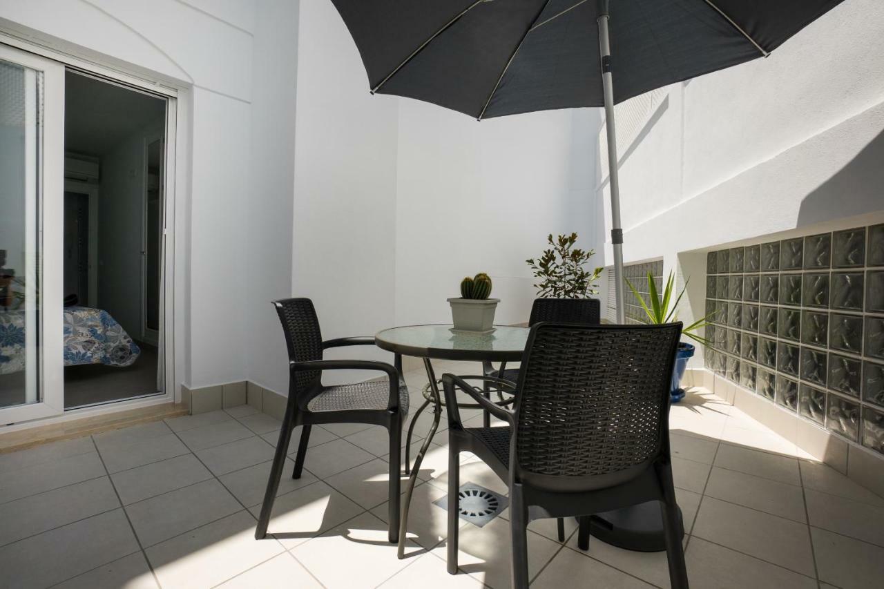 Apartamentos Mombasa 1 Planta 内尔哈 外观 照片